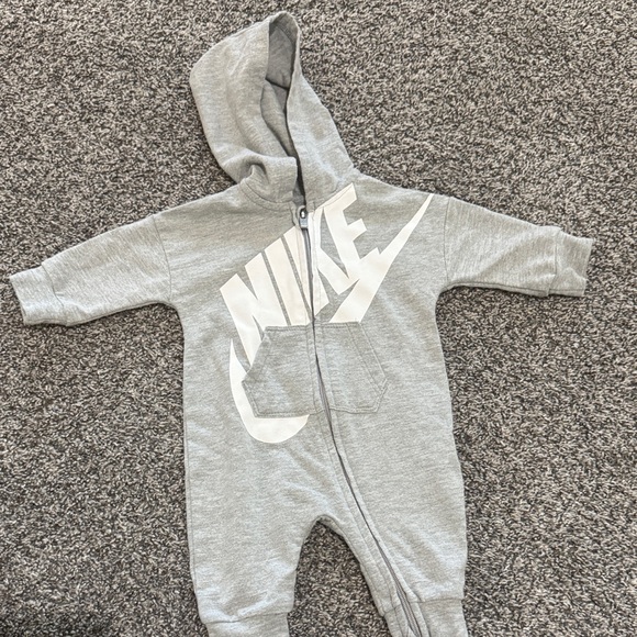 Nike Kids Gray Hooded One Piece - Picture 1 of 2